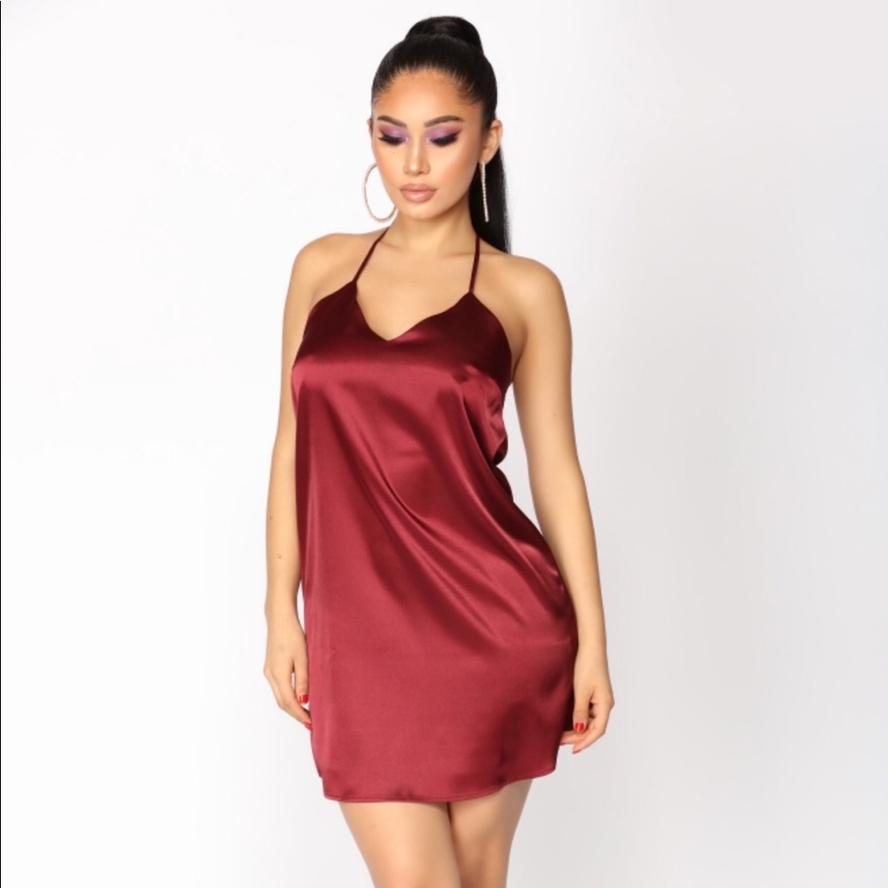 Fashion nova Daysha satin dress. New w/o tags. M